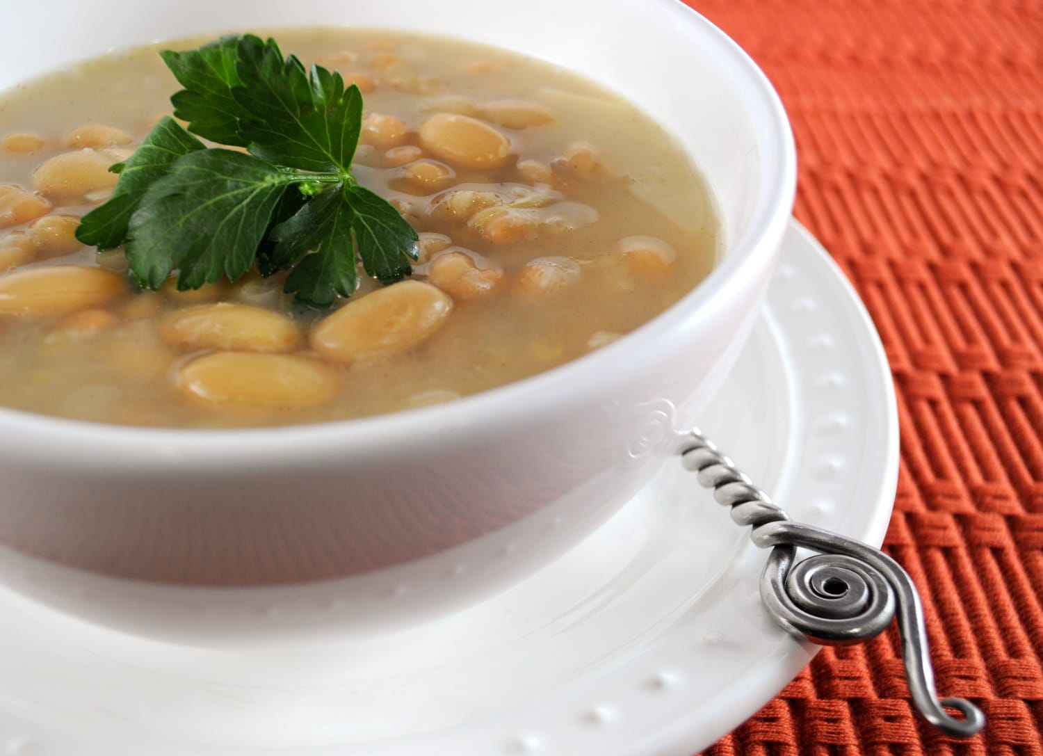 Tuscan White Bean and Roasted Garlic Soup