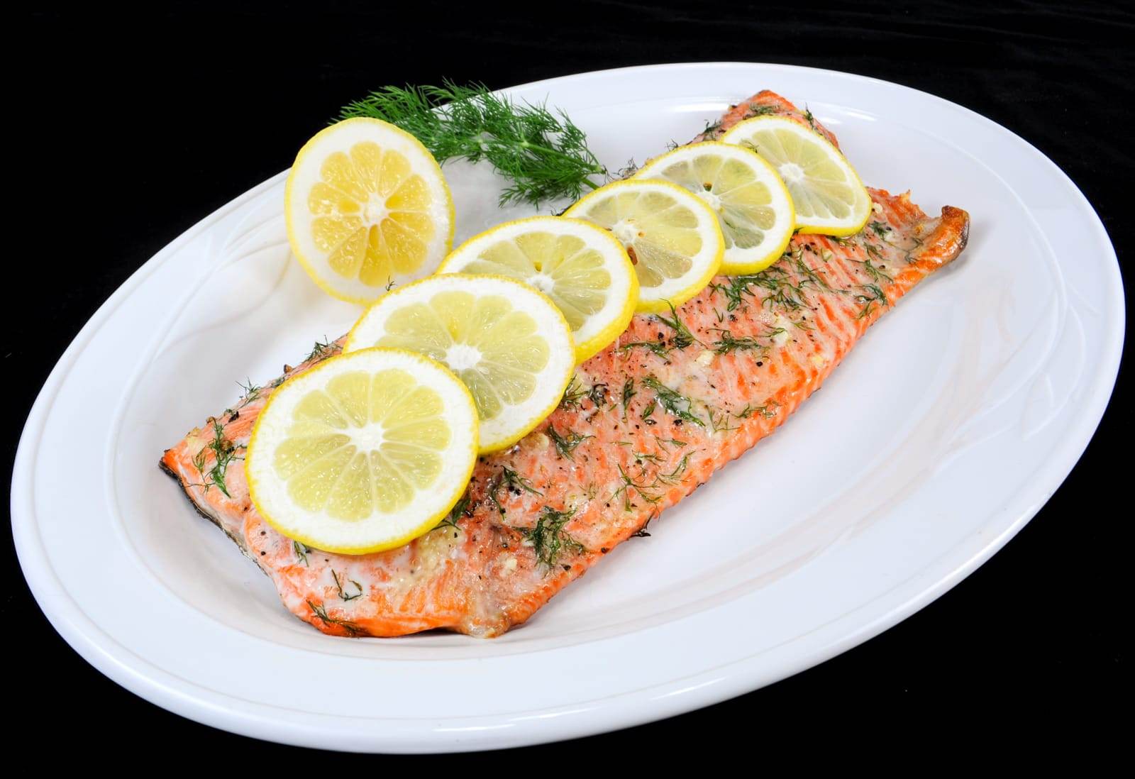 Salmon with Garlic, Lemon, and Dill