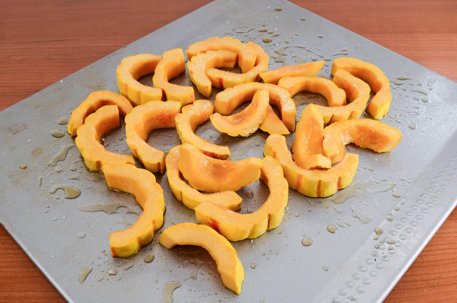 Maple and Cinnamon Roasted Delicata Squash