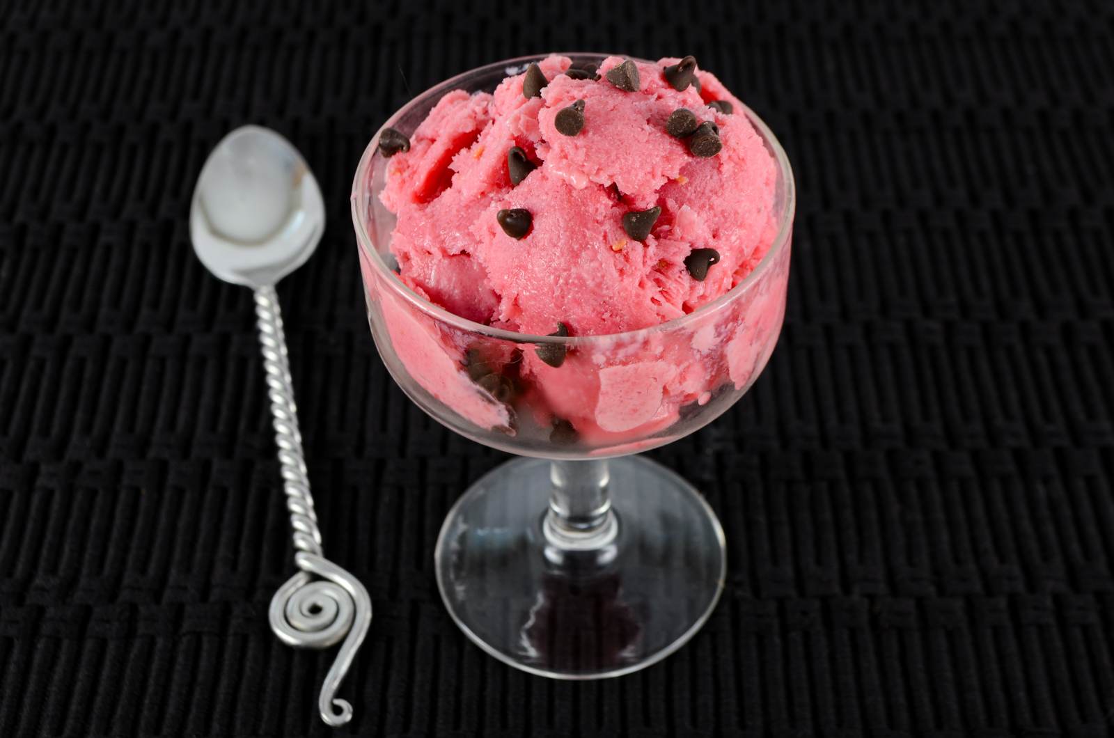 Raspberry Frozen Yogurt