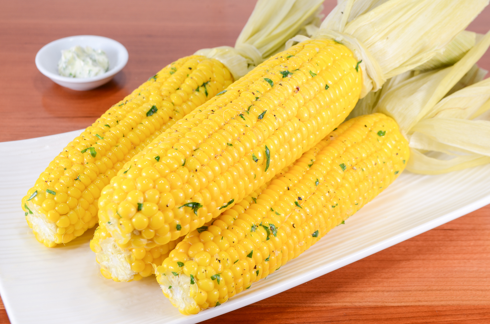 Oven-Roasted Corn on the Cob with Garlic Butter
