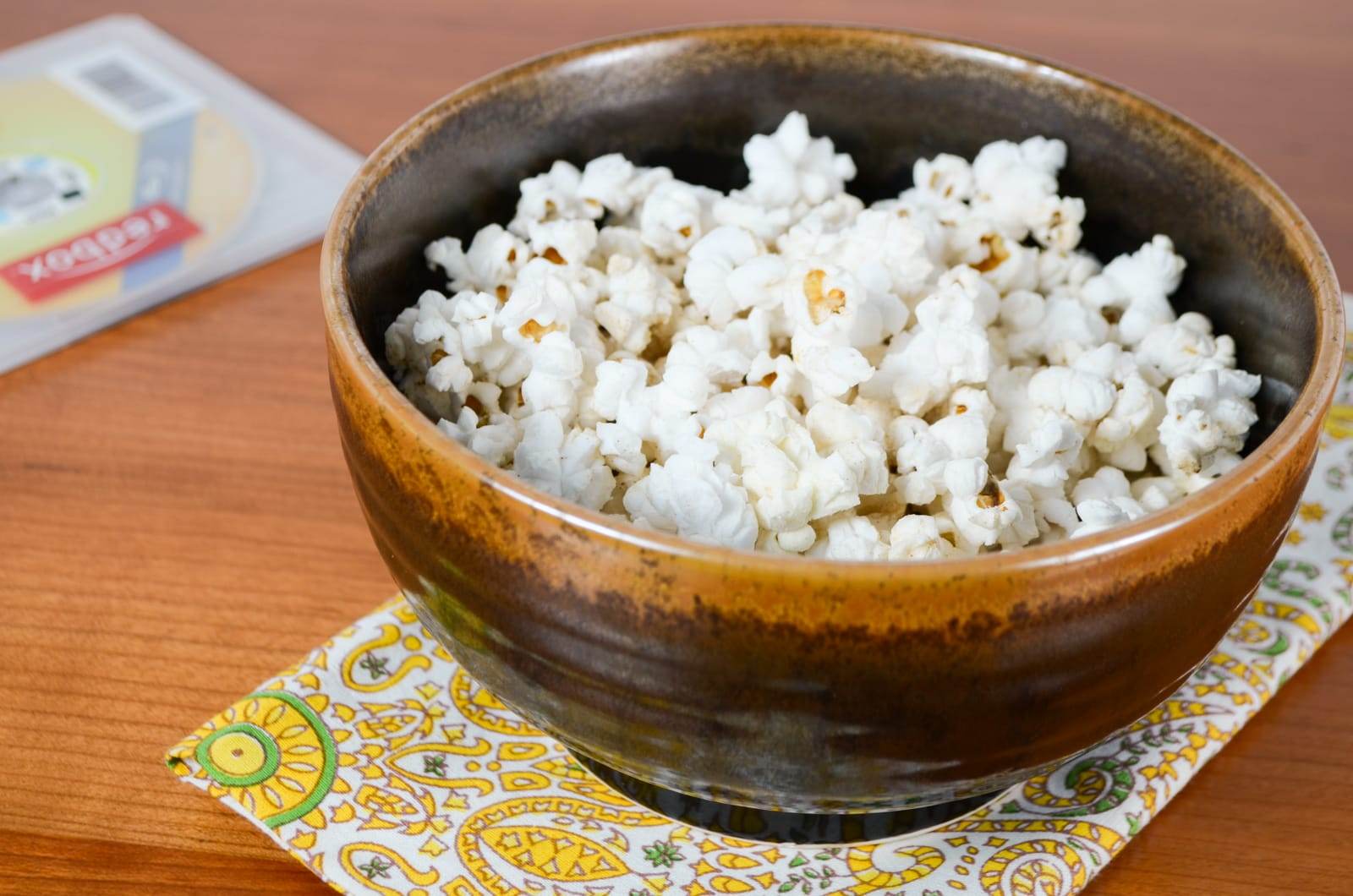 Quick & Easy Homemade Microwave Popcorn