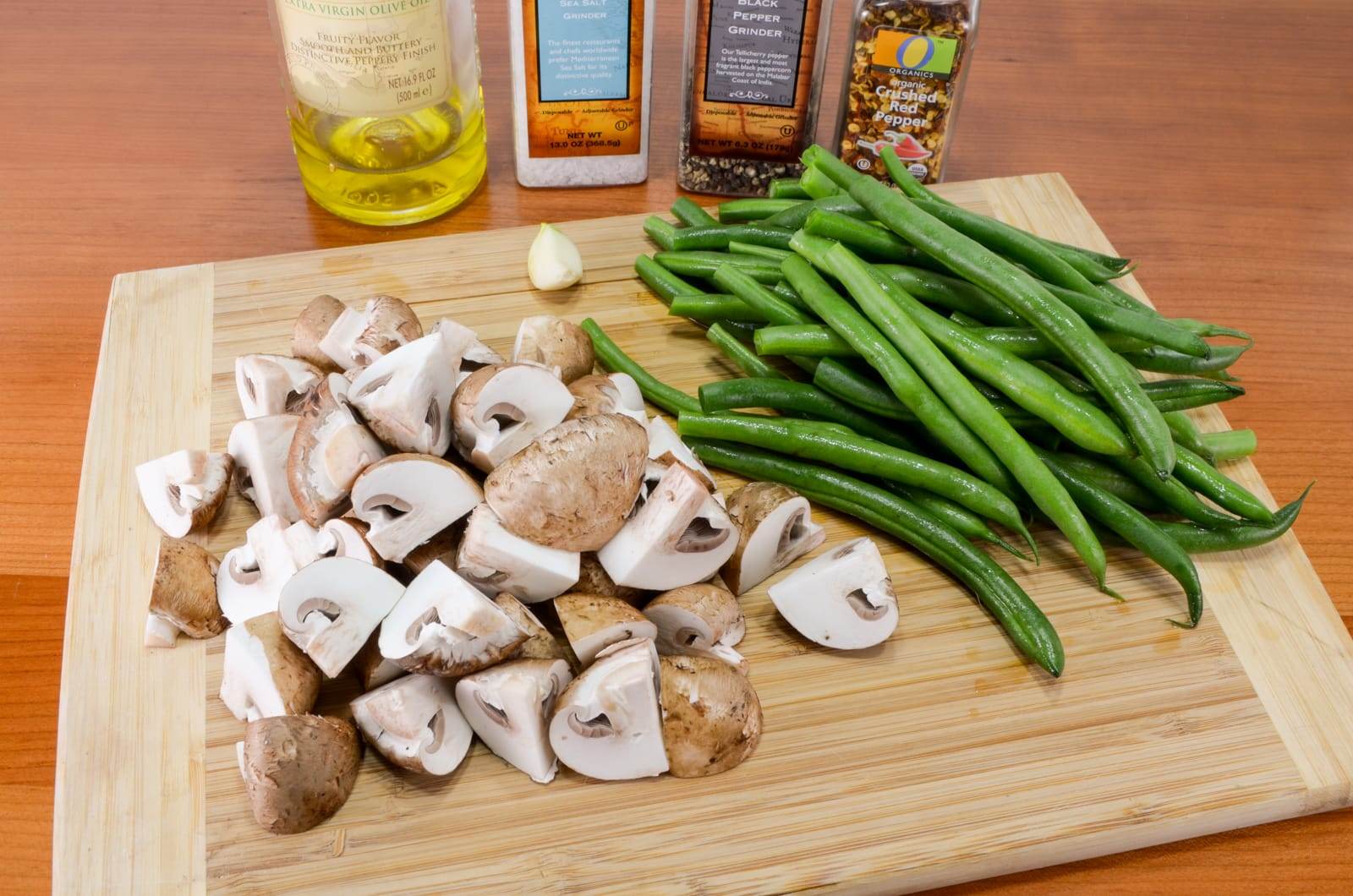 Roasted Green Beans and Mushrooms with Garlic