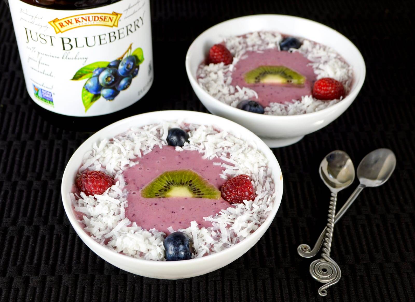 Berry Banana Smoothie Bowl