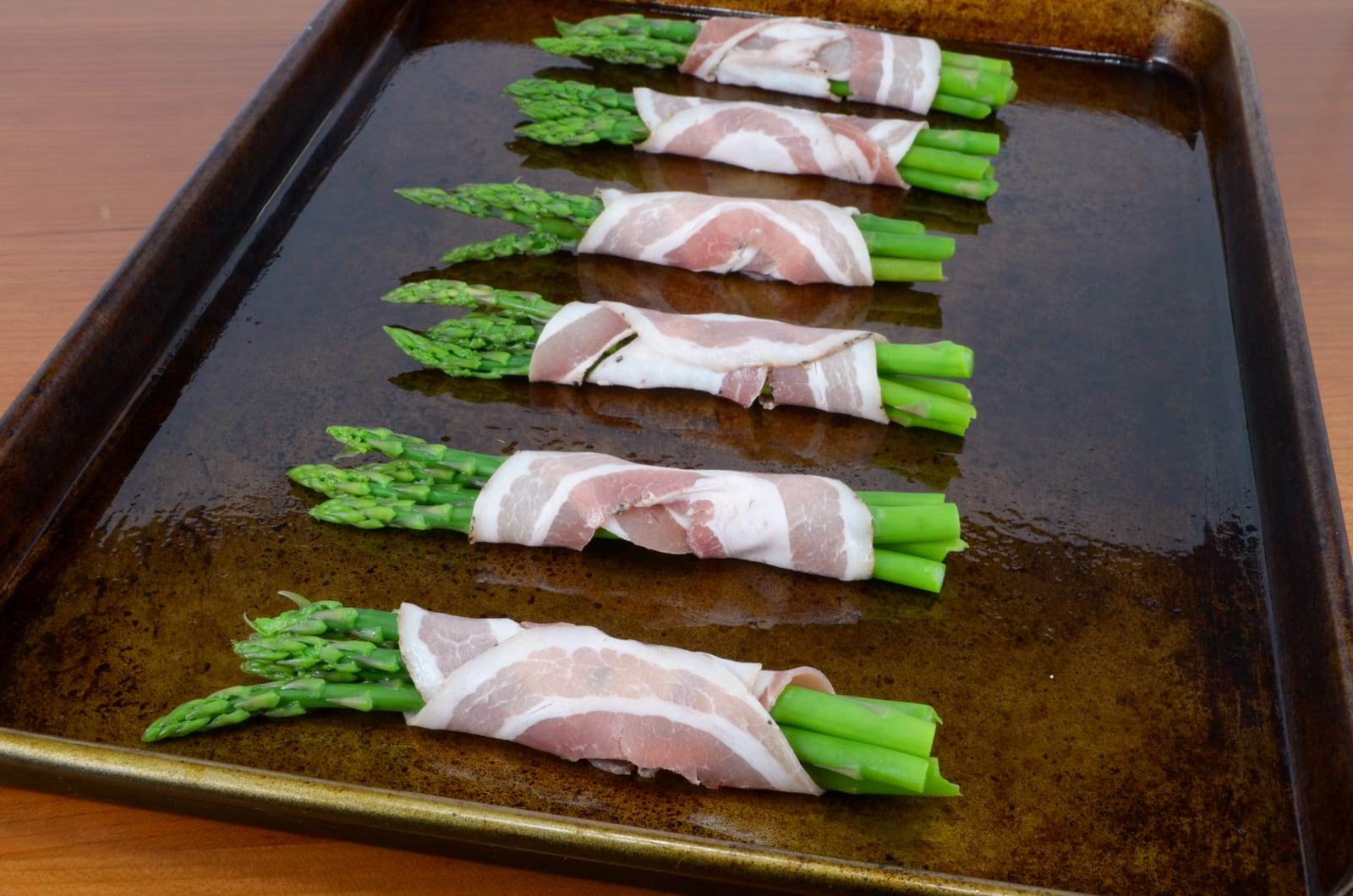 Pancetta Wrapped Asparagus Bundles with Gruyere