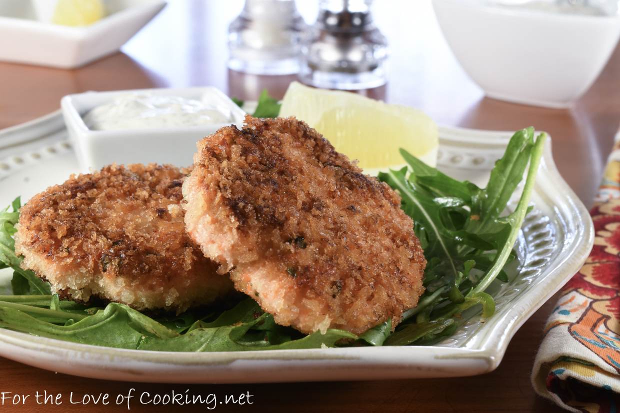 Crispy Salmon Cakes with a Lemon Dill Aioli