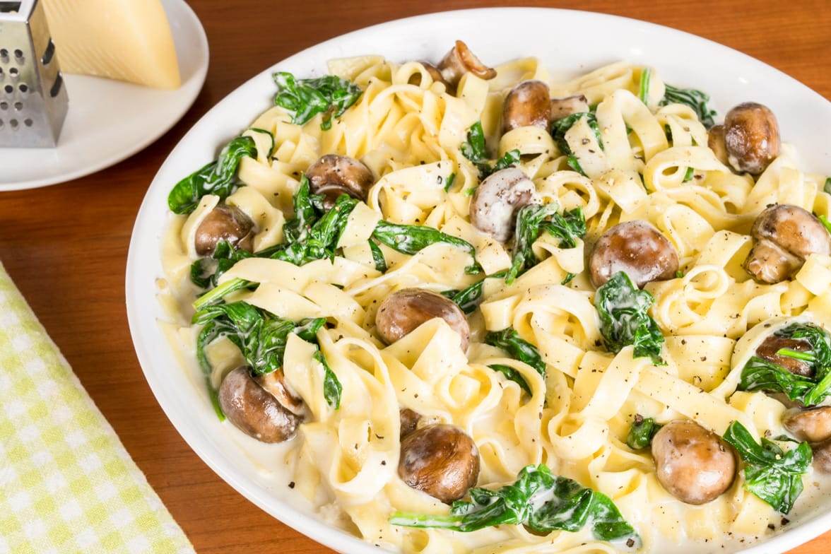 Fettuccine Alfredo with Button Mushrooms & Spinach