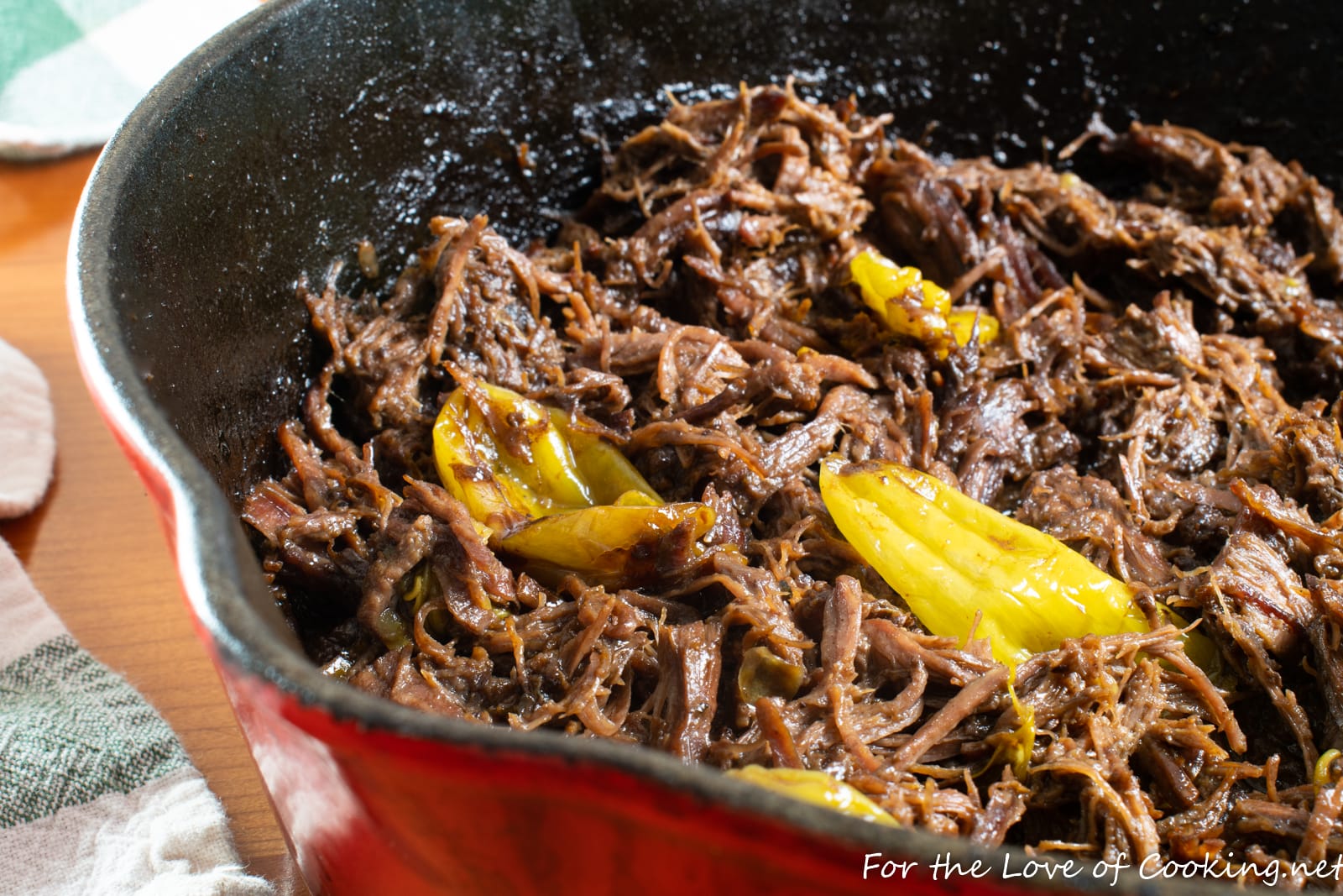 italian beef sandwich recipes,shredded beef sandwiches,pepperoncini and bee...