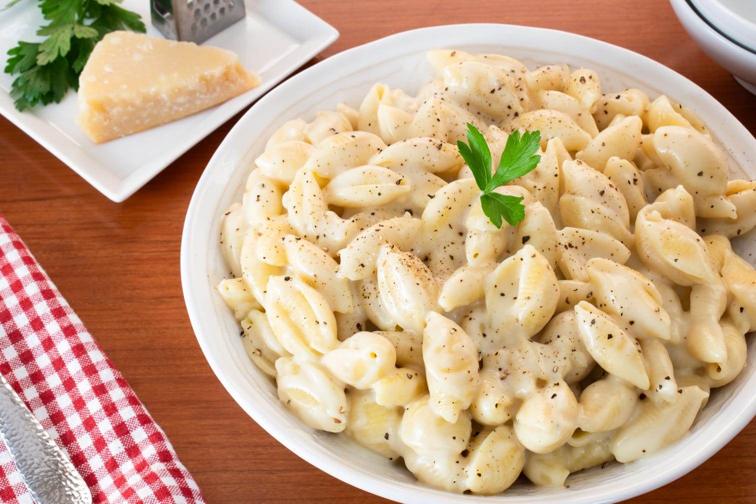 Creamy Garlic Parmesan Shells Pasta