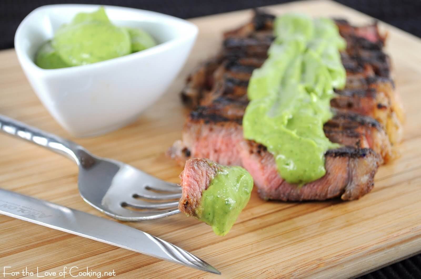 gegrilde Steak met avocadosaus