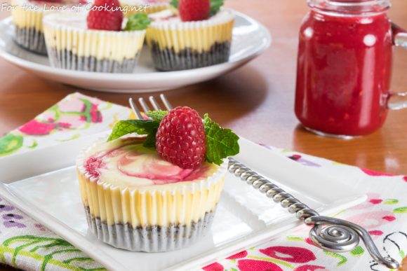 Mini Raspberry Swirl Cheesecakes with Chocolate Crust