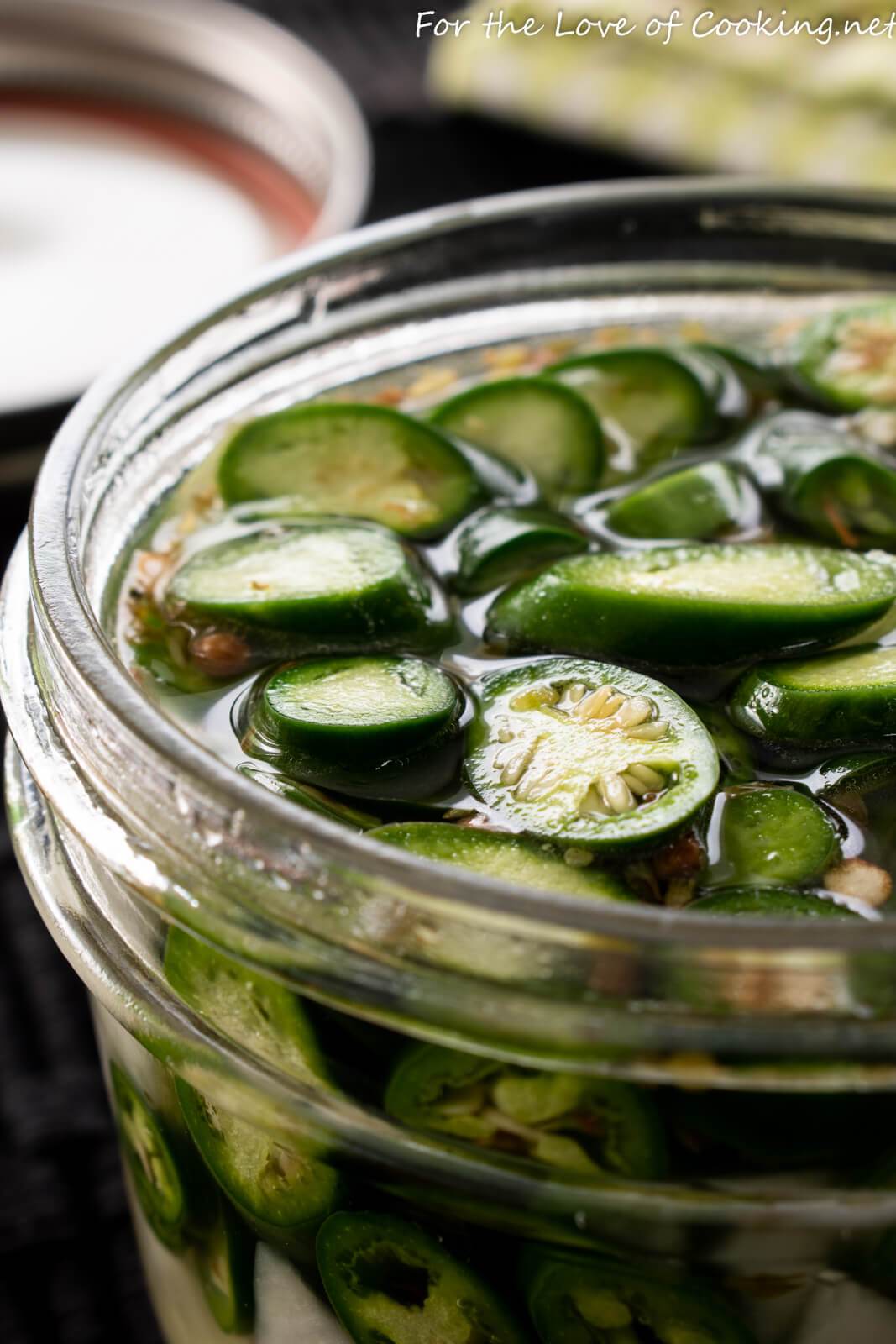 pimentos Serrano em Pickles rápidos-pequeno lote