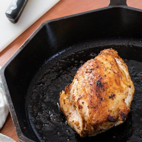 How to Cook Chicken in Cast Iron Skillet on Grill: Perfectly Juicy Guide