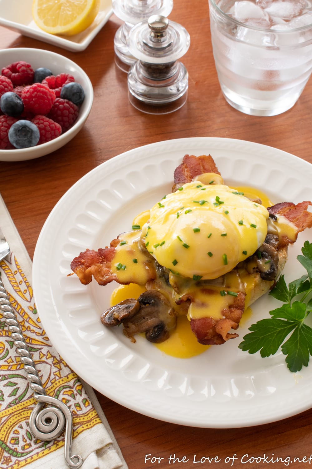 Eggs Benedict with Bacon and Mushrooms
