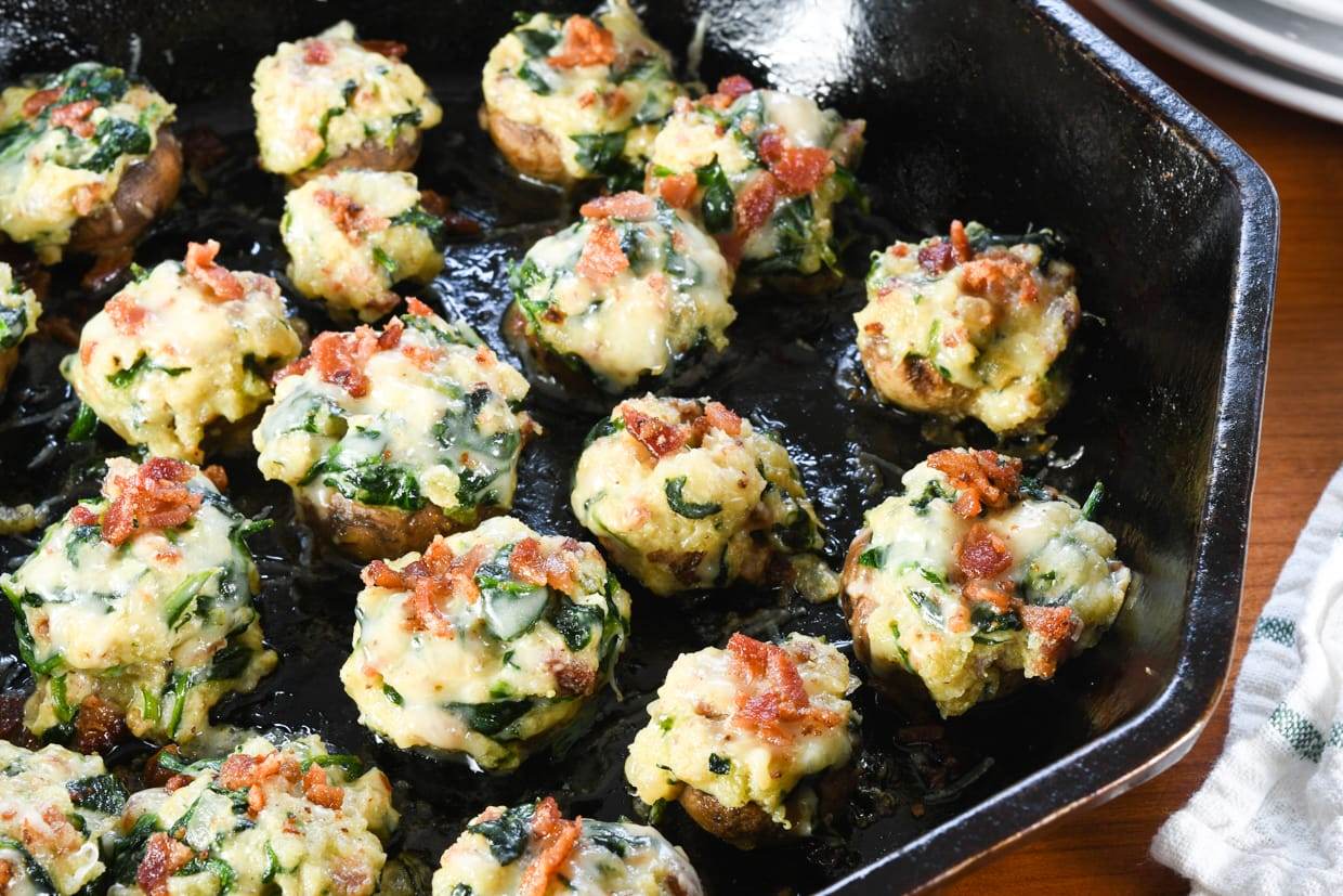 Cheesy Bacon & Spinach Stuffed Mushrooms