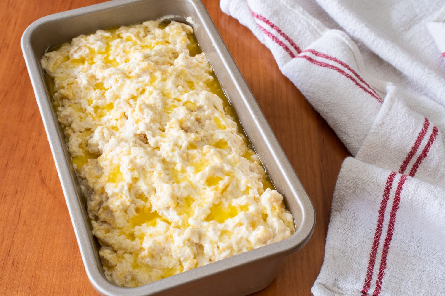 Garlic Cheddar Beer Bread