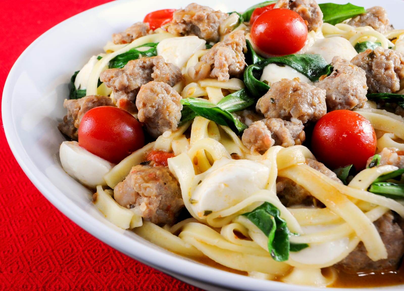 Linguine with Turkey Italian Sausage, Tomatoes, Arugula, and Ciliengini