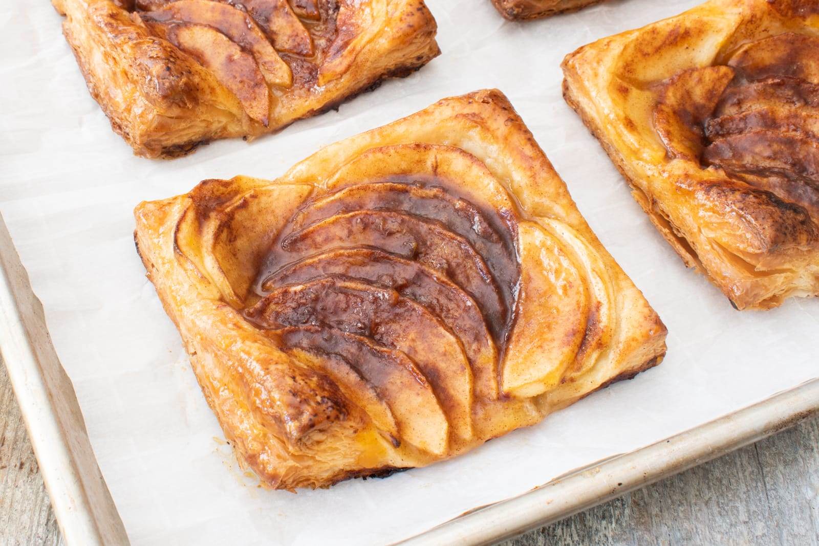 Mini Cinnamon Apple Tarts