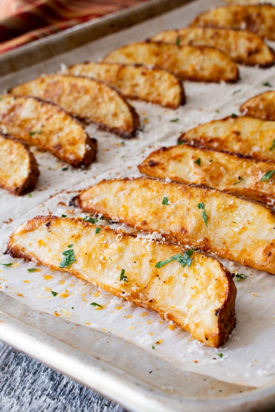 Baked Garlic Parmesan Potato Wedges 