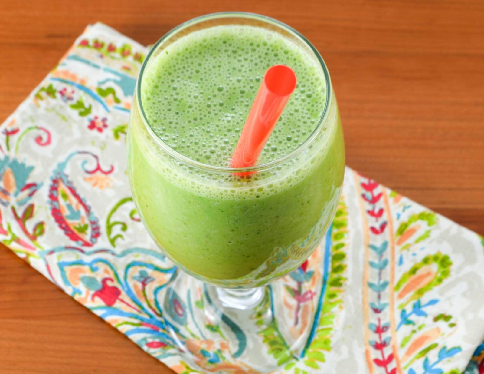 Super Green Smoothie with Green Apple and Banana