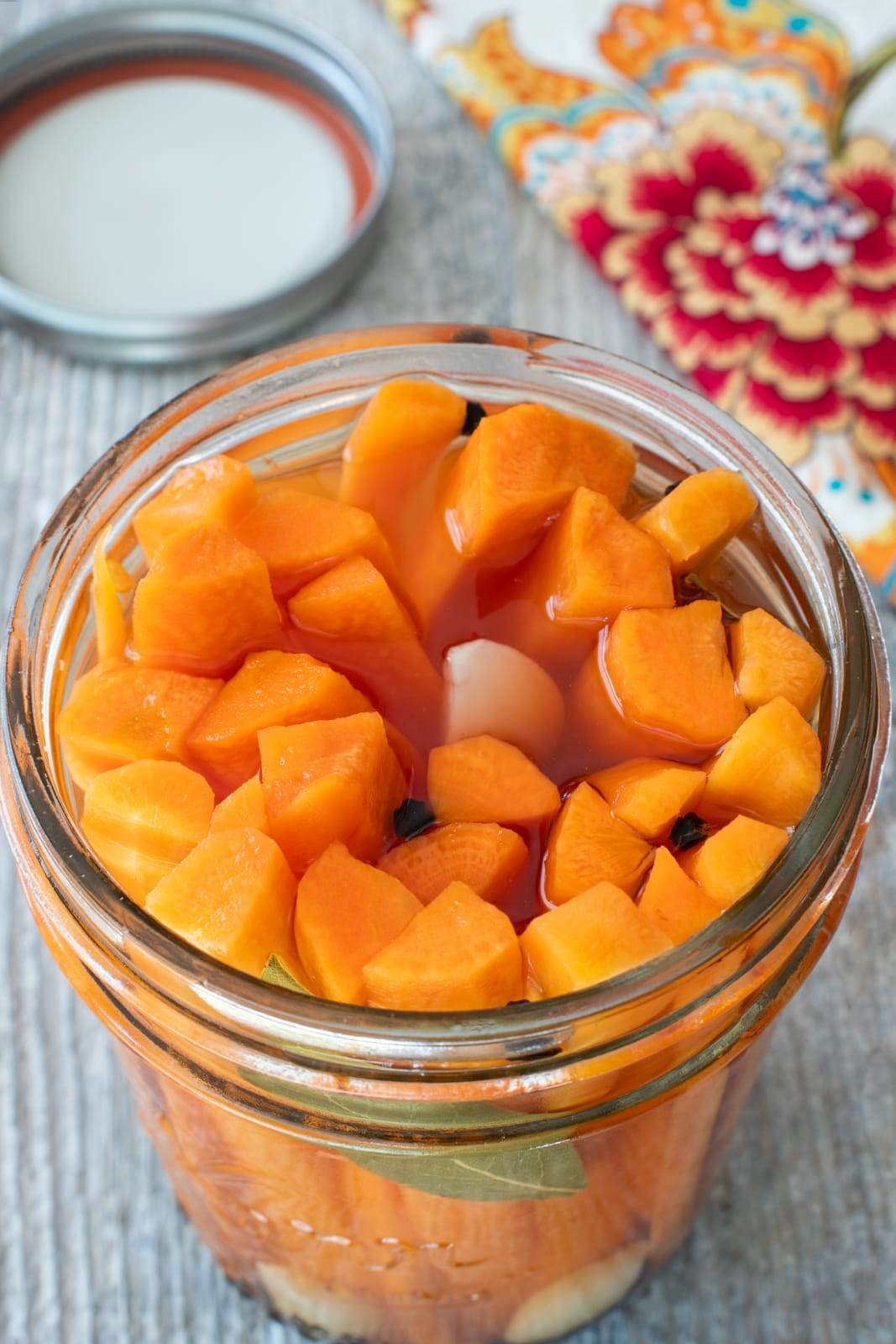 Easy Pickled Carrots