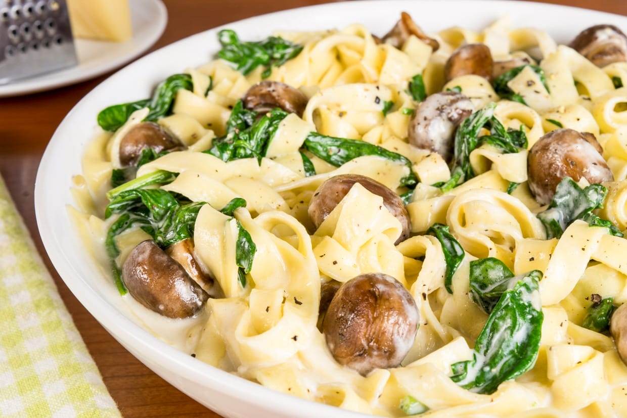 Fettuccine Alfredo with Button Mushrooms & Spinach