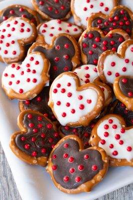 Chocolate Pretzel Hearts