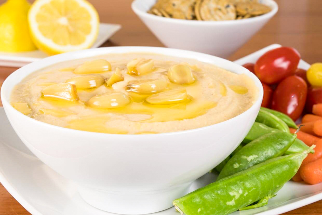 Creamy Roasted Garlic Hummus